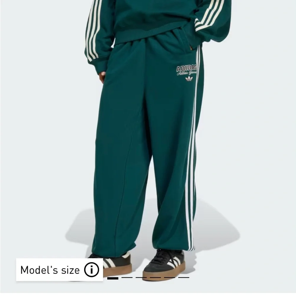 ADIDAS ORIGINALS ATHL DEPT LOOSE GRAPHIC
SWEAT WOMENS PANTS SMALL - Picture 1 of 9